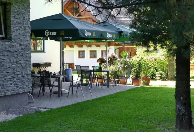ホテル Gasthof Zur Gams