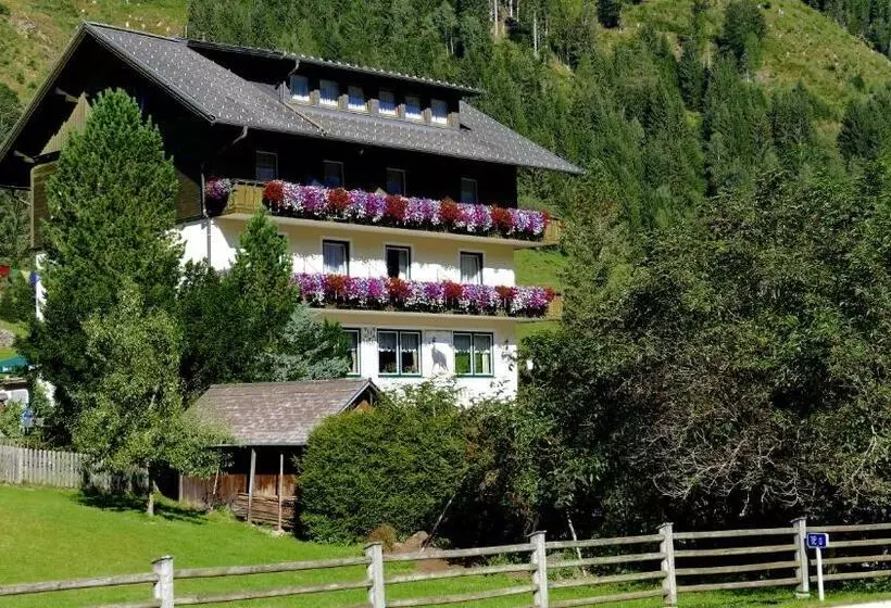 ホテル Gasthof Zur Gams