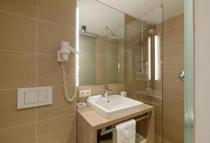 Quality Hosts Arlberg Hotel Goldenes Kreuz B&b