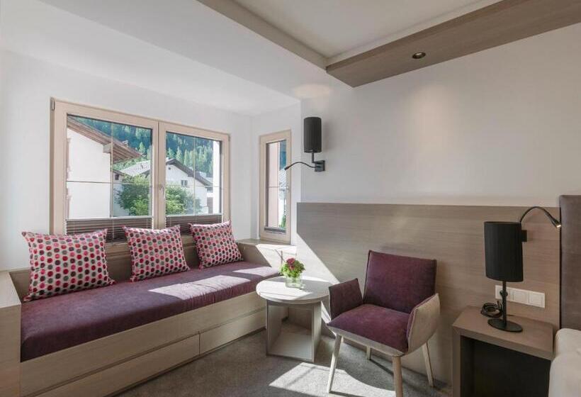 Quality Hosts Arlberg Hotel Goldenes Kreuz B&b