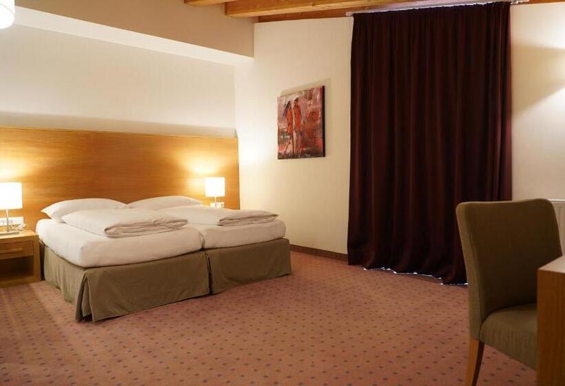 Quality Hosts Arlberg Hotel Goldenes Kreuz B&b