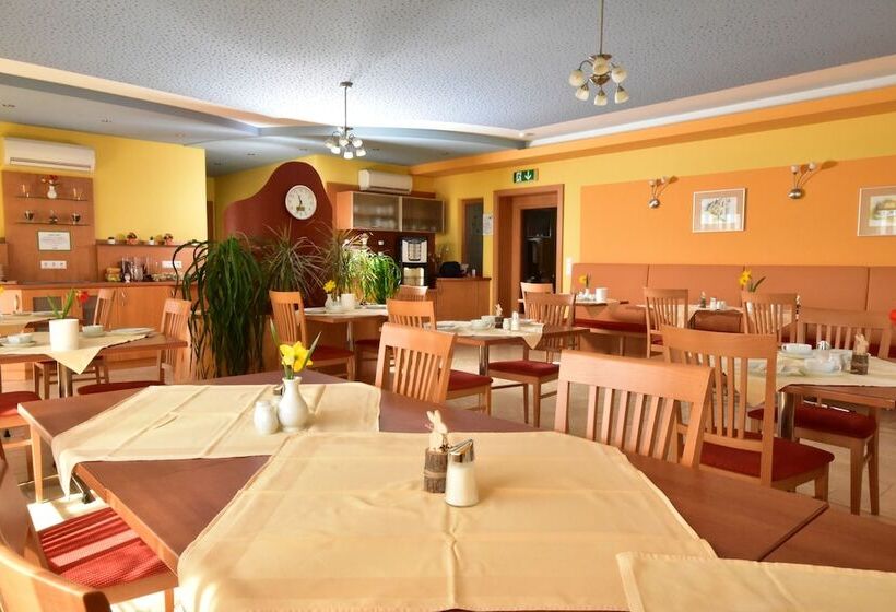 Golf & Thermenland Sonnenpension Frühstückshotel Burgauberg Stegersbach