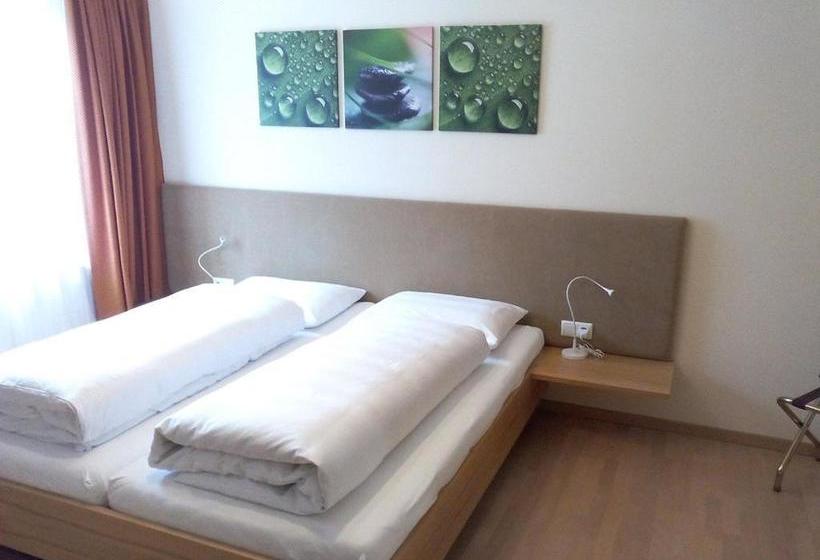 Hotell Der Löwen, Löwen Betriebs  Und Management Gmbh