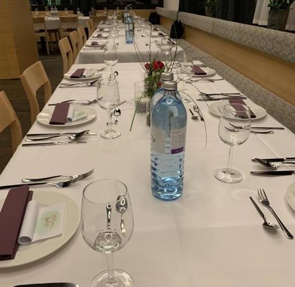 Hotell Der Löwen, Löwen Betriebs  Und Management Gmbh