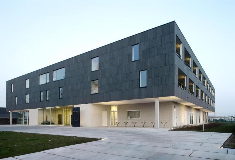 هتل Middelpunt   Gratis Parking   Ontbijt Inbegrepen!