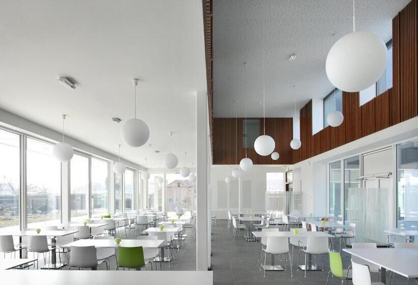 هتل Middelpunt   Gratis Parking   Ontbijt Inbegrepen!