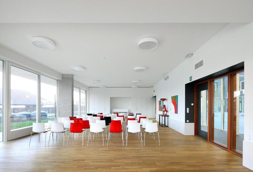 هتل Middelpunt   Gratis Parking   Ontbijt Inbegrepen!