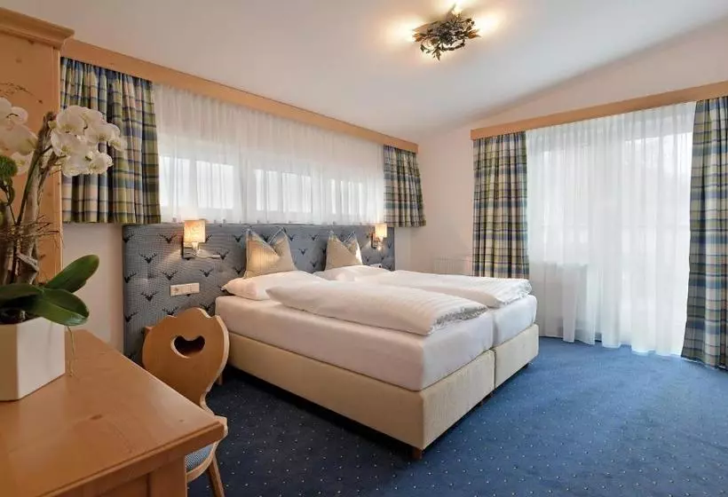 Hotelli Tiroler Stuben