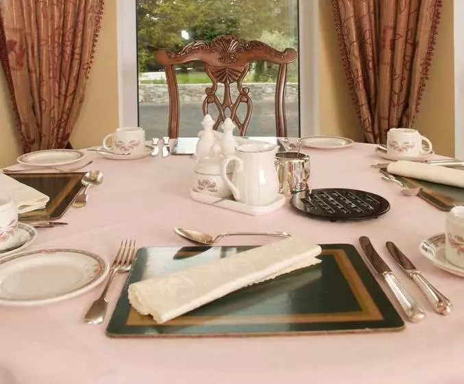 The Castle Country House B&b
