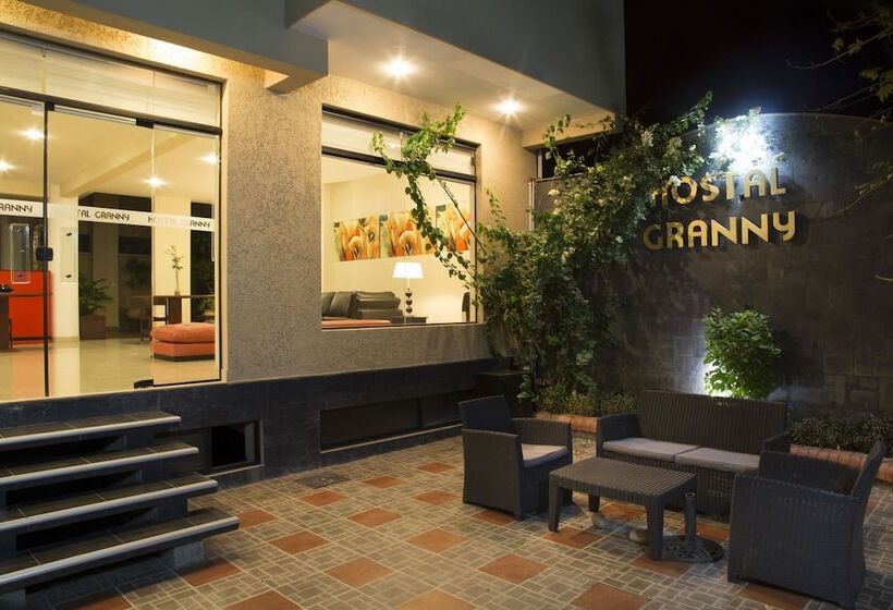 هاستل Granny