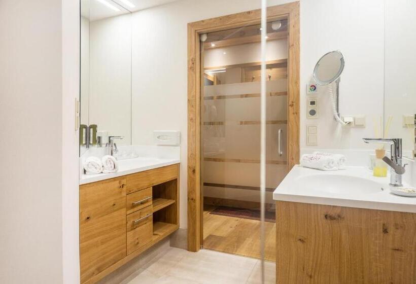 Familien Und Wellnesshotel Hanneshof