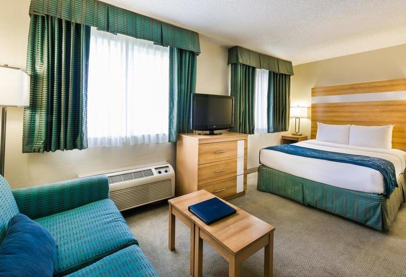 هتل Hampton By Hilton Grand Cayman Seven Mile Beach