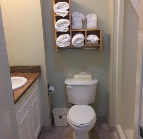 هتل Hampton By Hilton Grand Cayman Seven Mile Beach