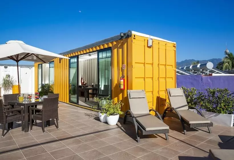 Container Inn Hotel Aeropuerto