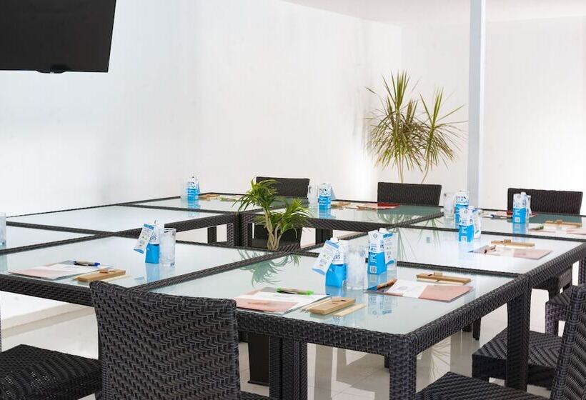 Container Inn Hotel Aeropuerto