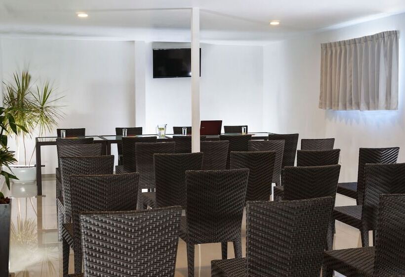 Container Inn Hotel Aeropuerto