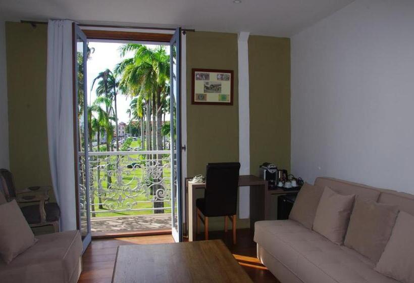 هتل Hôtel Des Palmistes