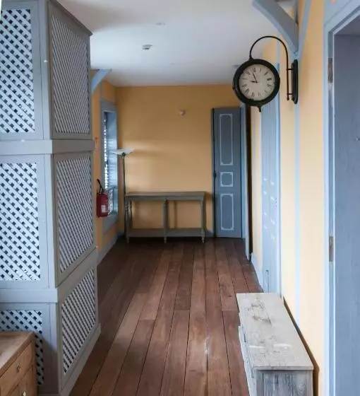 هتل Hôtel Des Palmistes