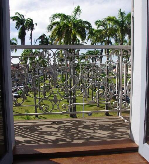 هتل Hôtel Des Palmistes