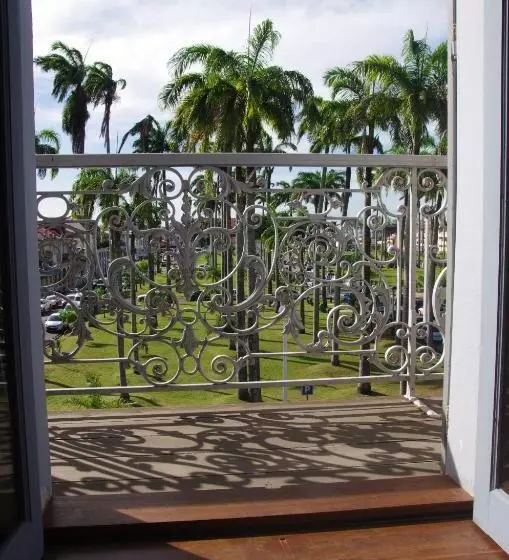 هتل Hôtel Des Palmistes