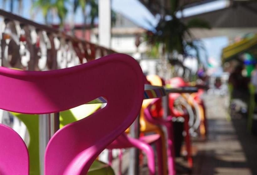 هتل Hôtel Des Palmistes