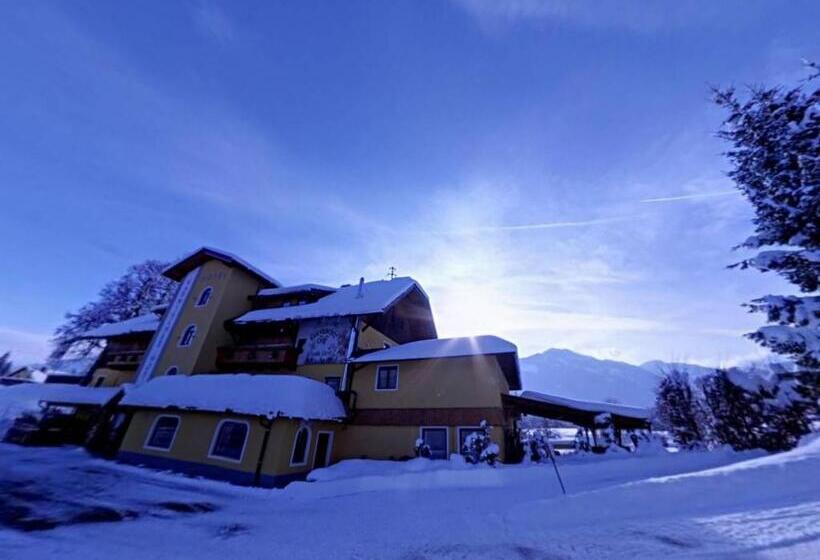 호텔 Karnischer Hof