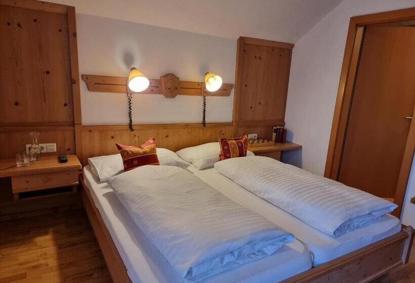 호텔 Karnischer Hof