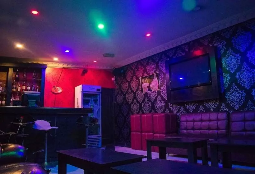 Maidaville Hotel And Suites