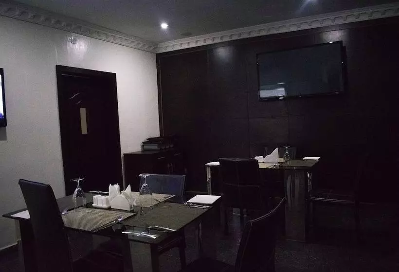 Maidaville Hotel And Suites