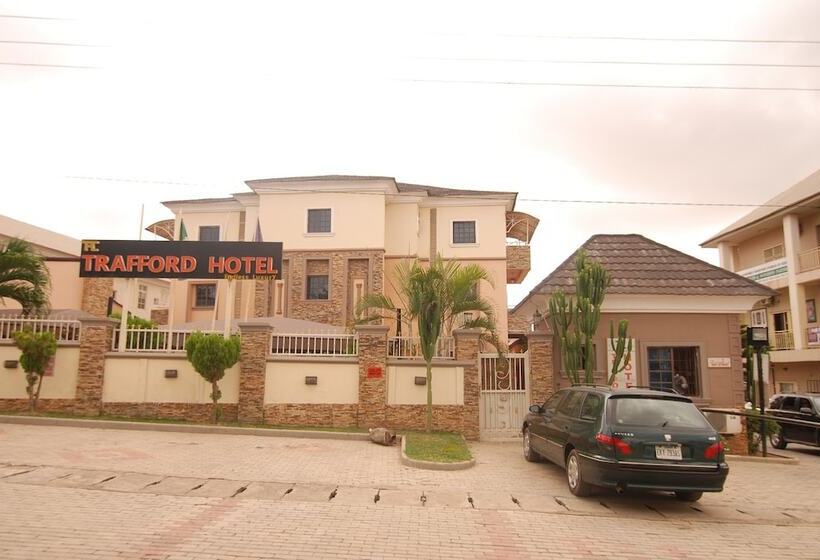 هتل Trafford