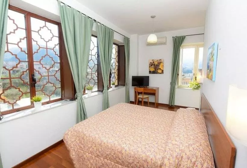 هتل Villa Crawford