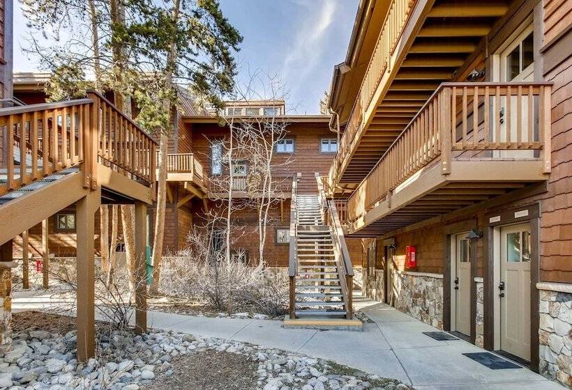 Lances West By Ski Country Resorts