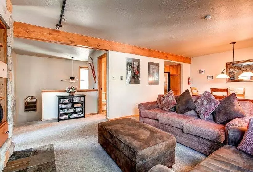 Lances West By Ski Country Resorts