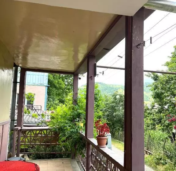 ベッドアンドブレックファースト Artsiv Guesthouse
