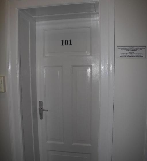 تختخواب و صبحانه Gula Villan Guesthouse