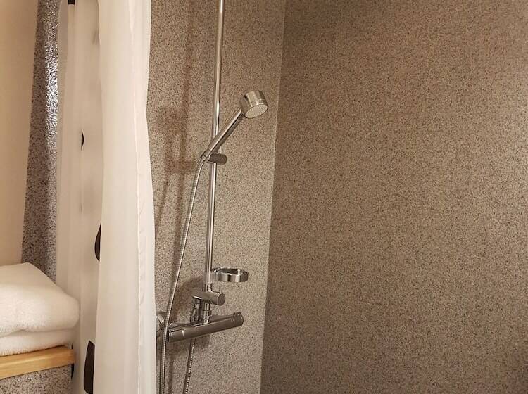 تختخواب و صبحانه Hvammstangi Guesthouse