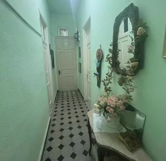 ベッドアンドブレックファースト Rosa Guest House