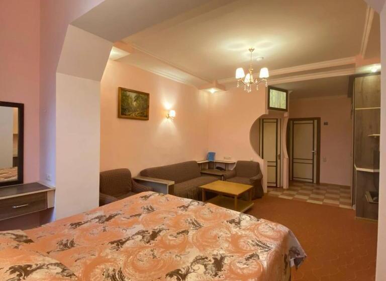 هتل дом писателей цахкадзора