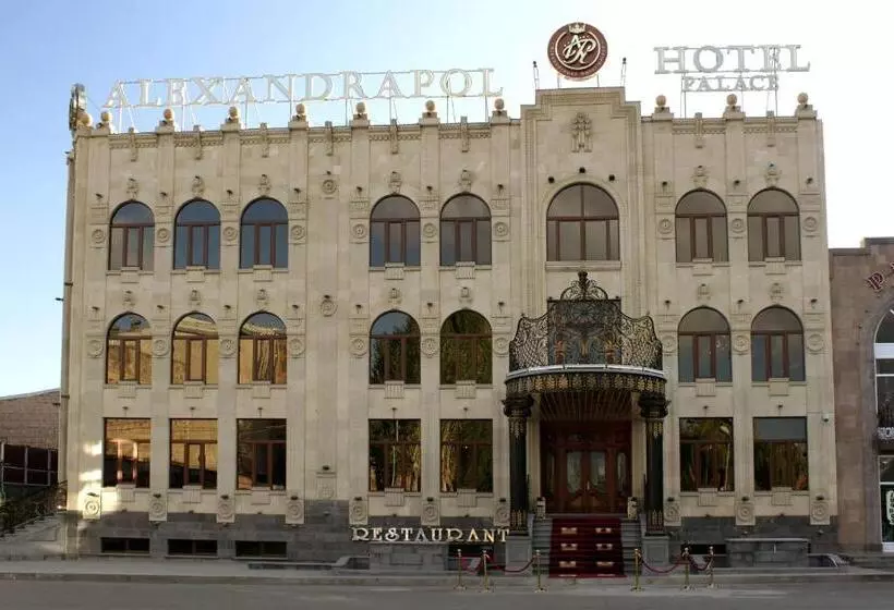 هتل Alexandrapol Palace
