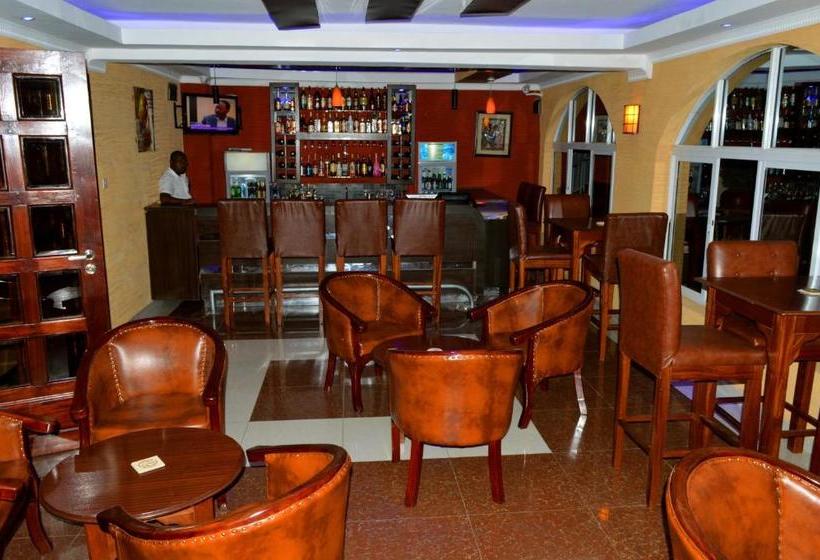 هتل Hillcourt Resort And Spa