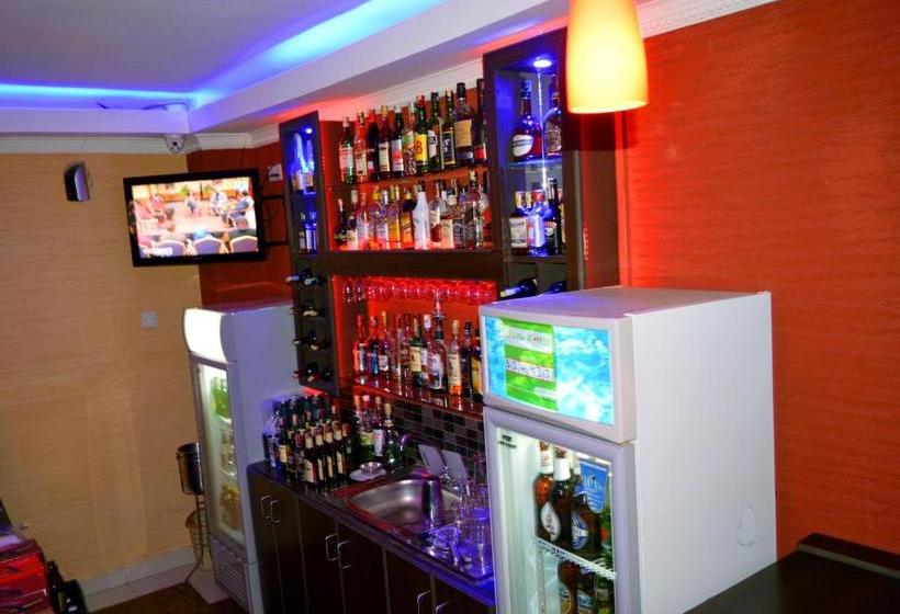 هتل Hillcourt Resort And Spa