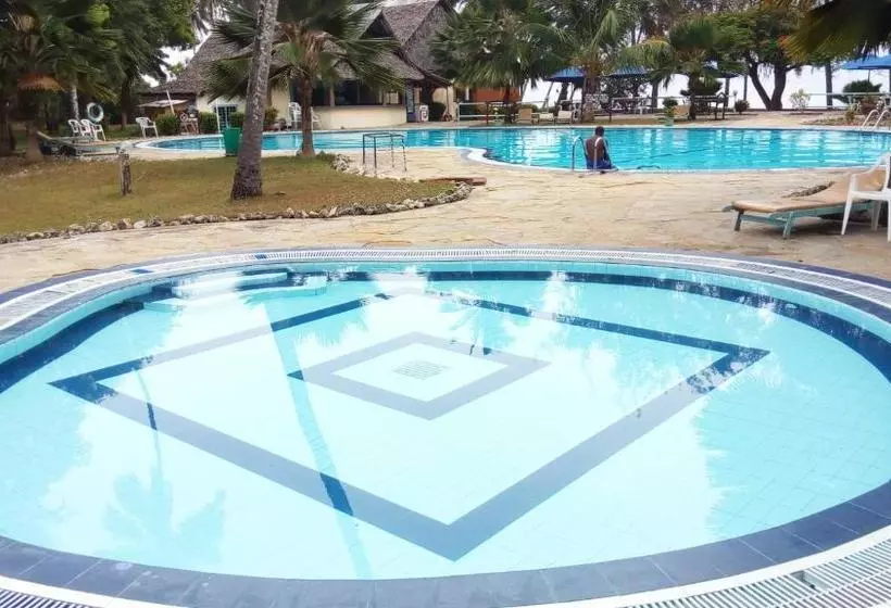 Jumuia Beach Resort Kanamai