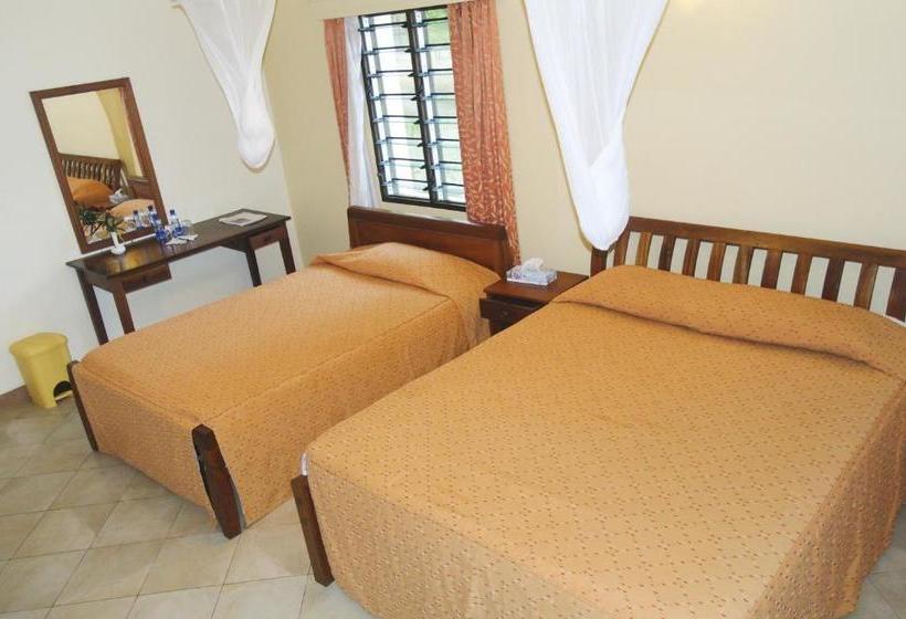 Jumuia Beach Resort Kanamai