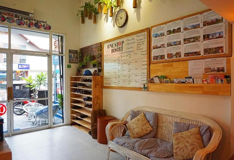 Maya Papaya Cafe & Hostel(one Stop)