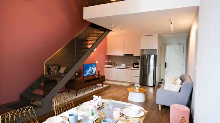 تختخواب و صبحانه Ekocheras Cozy Suite By Guestonic