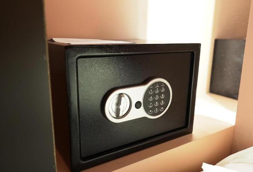 Hotel Capsule Transit Klia 2 International Departure, Satellite Building, Level 2