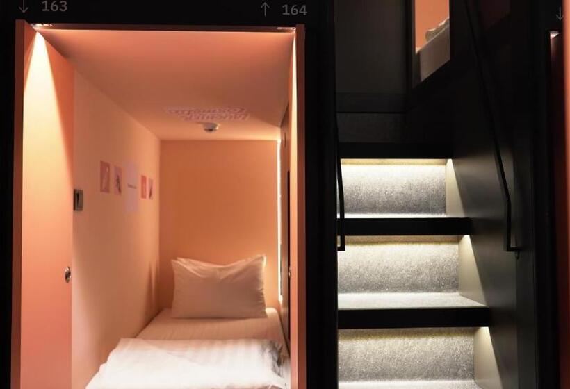 Hotel Capsule Transit Klia 2 International Departure, Satellite Building, Level 2