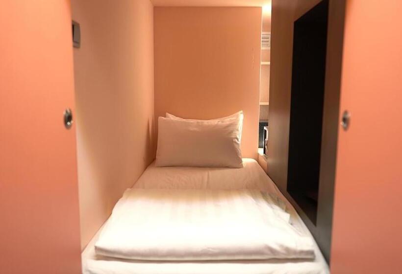 Hotel Capsule Transit Klia 2 International Departure, Satellite Building, Level 2