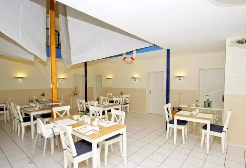 Hotelli F 1010 Strandhaus Mönchgut B&b Doppelzimmer Nr 35