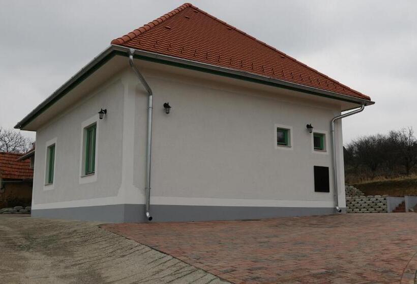 Bed and Breakfast Fogadó A Patkolókovácshoz Vendégház Szekszárd